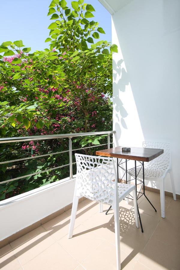 The Hart Hotell Vlorë Exteriör bild