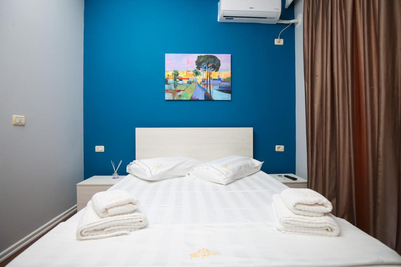 The Hart Hotell Vlorë Exteriör bild