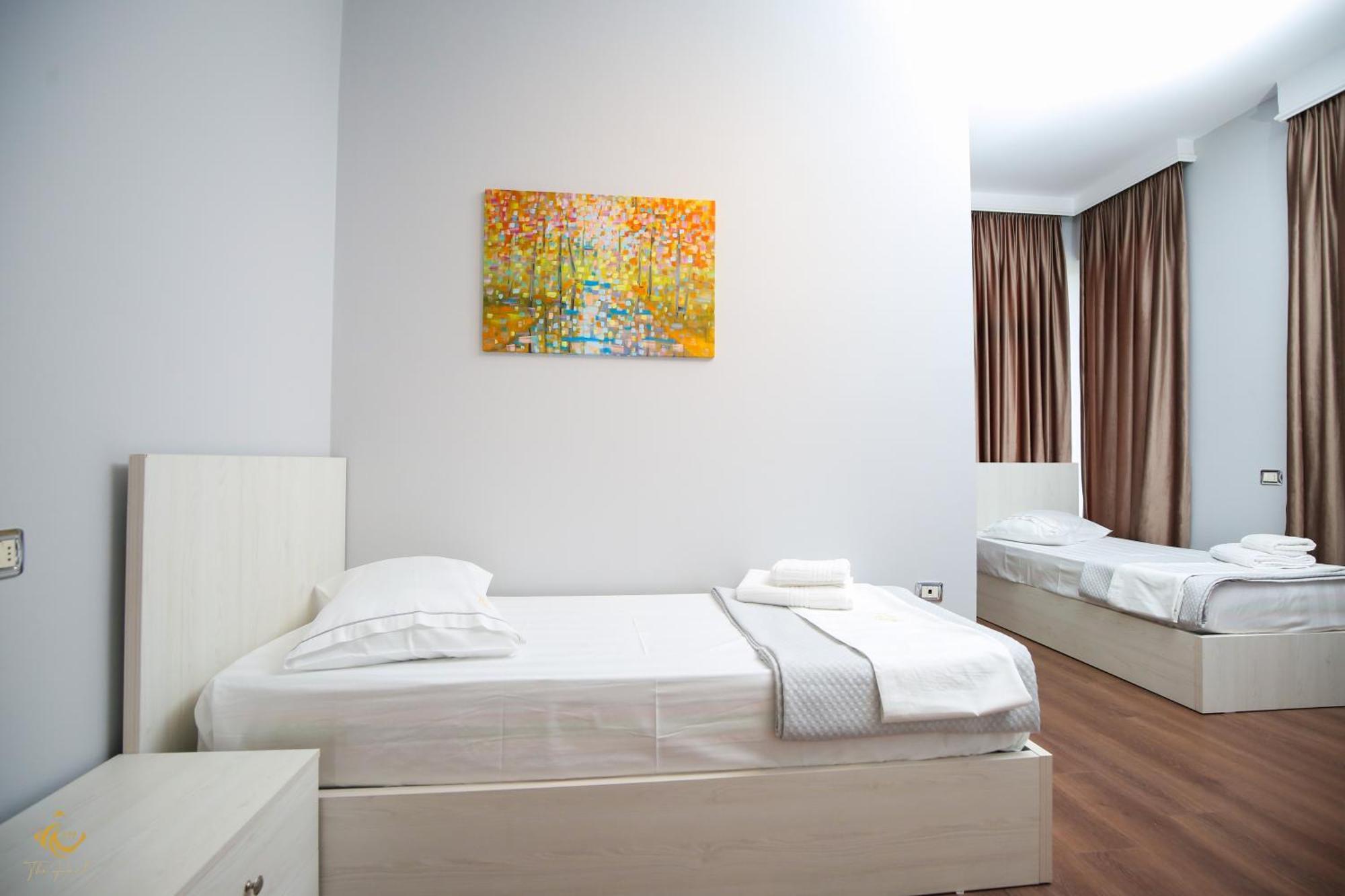 The Hart Hotell Vlorë Exteriör bild