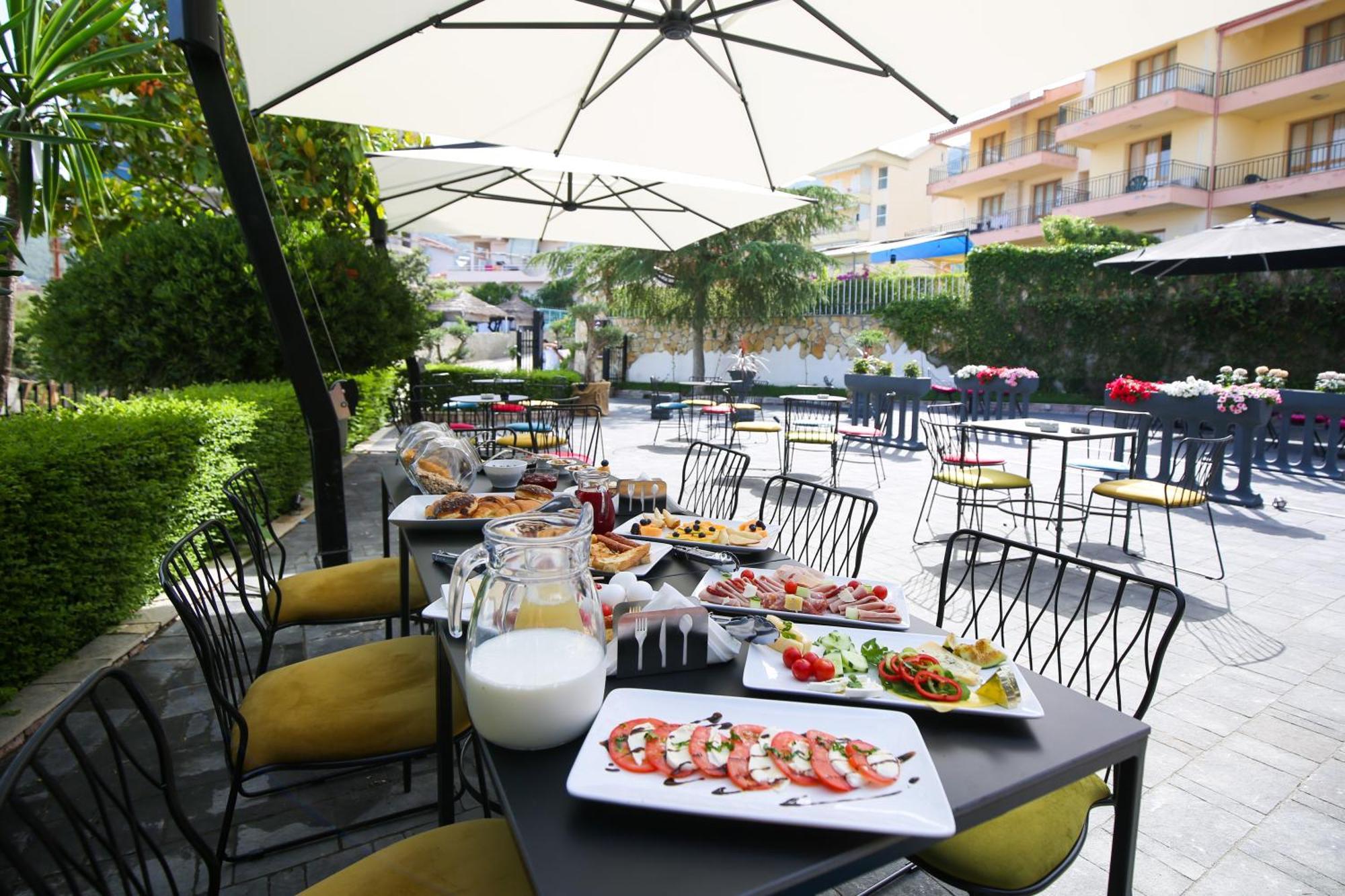 The Hart Hotell Vlorë Exteriör bild